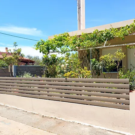 Yucca Studio, Beautiful With Garden *